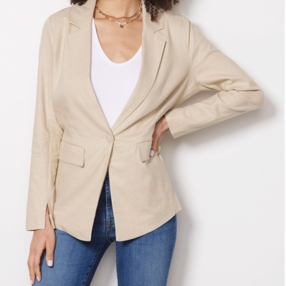 Evereve Cream Blazer